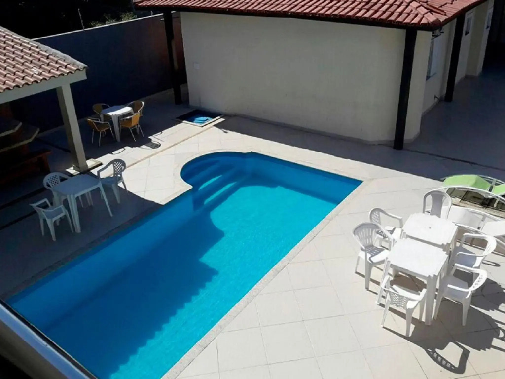 Casa Paraná com 8 quartos acomoda até 40 pessoas