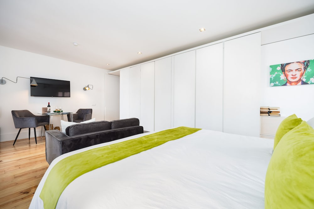 Lemonn Apartments