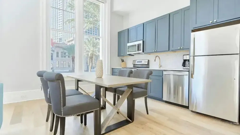 Sleeps 26 Entire 4th Floor in French Quarter The Harlequin by Avantstay