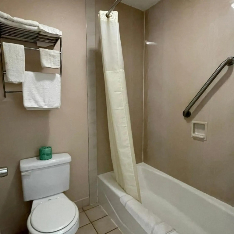Garden Inn & Suites