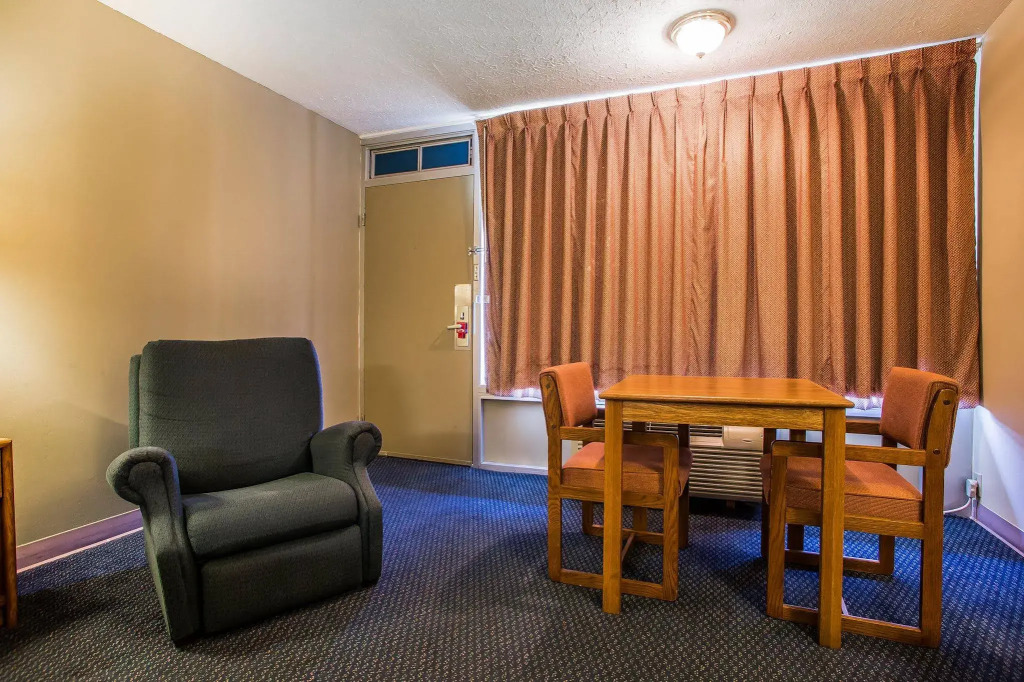Econo Lodge near Missouri University of Science and Technology