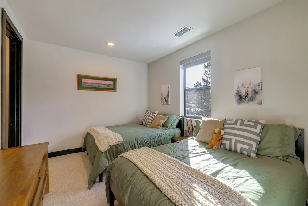Luxe Soda Springs Retreat: Modern & Spacious!
