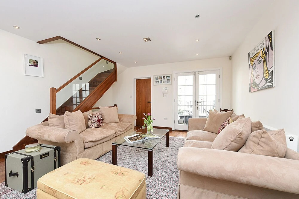 Stylish 2BR Home in Notting Hill