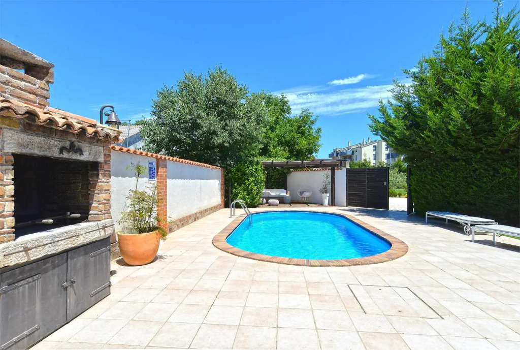 House Desanka 2102