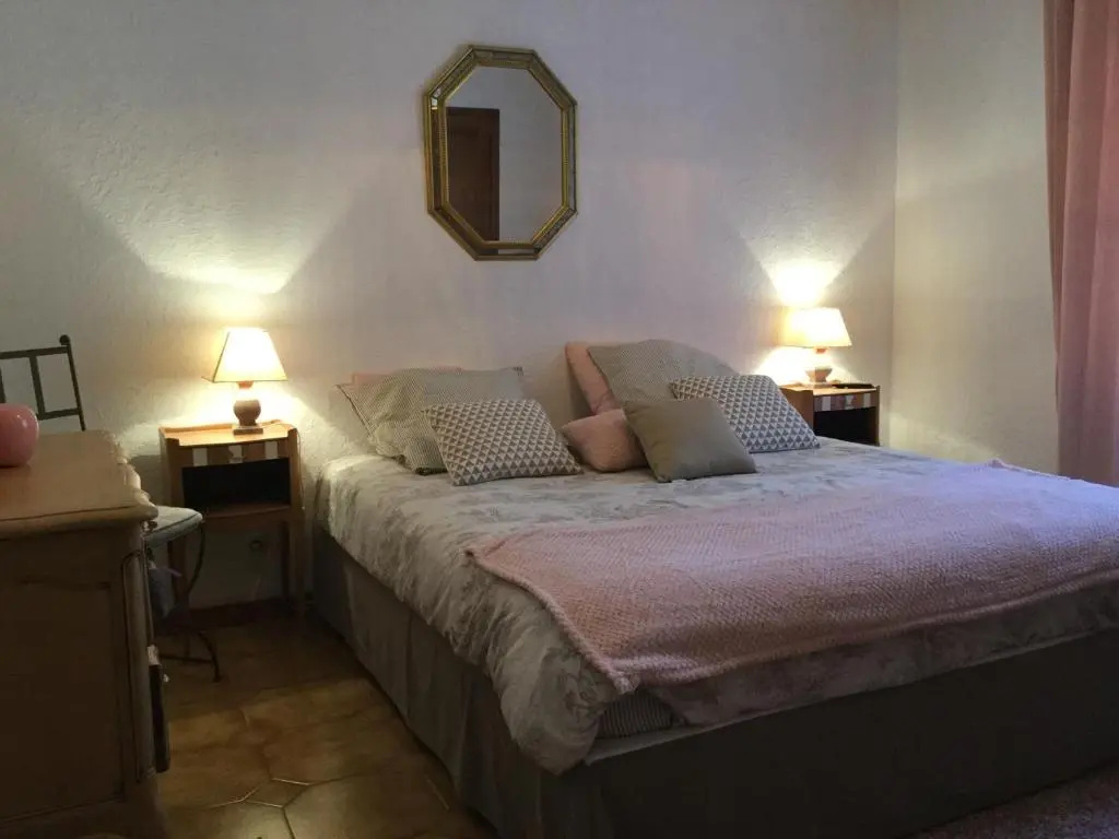 authentic provencal mas with pool, in the countryside of the village of sénas, close to the luberon and the alpilles, sleeps 8