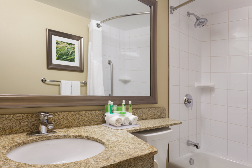 Holiday Inn Express & Suites Fredericton by IHG