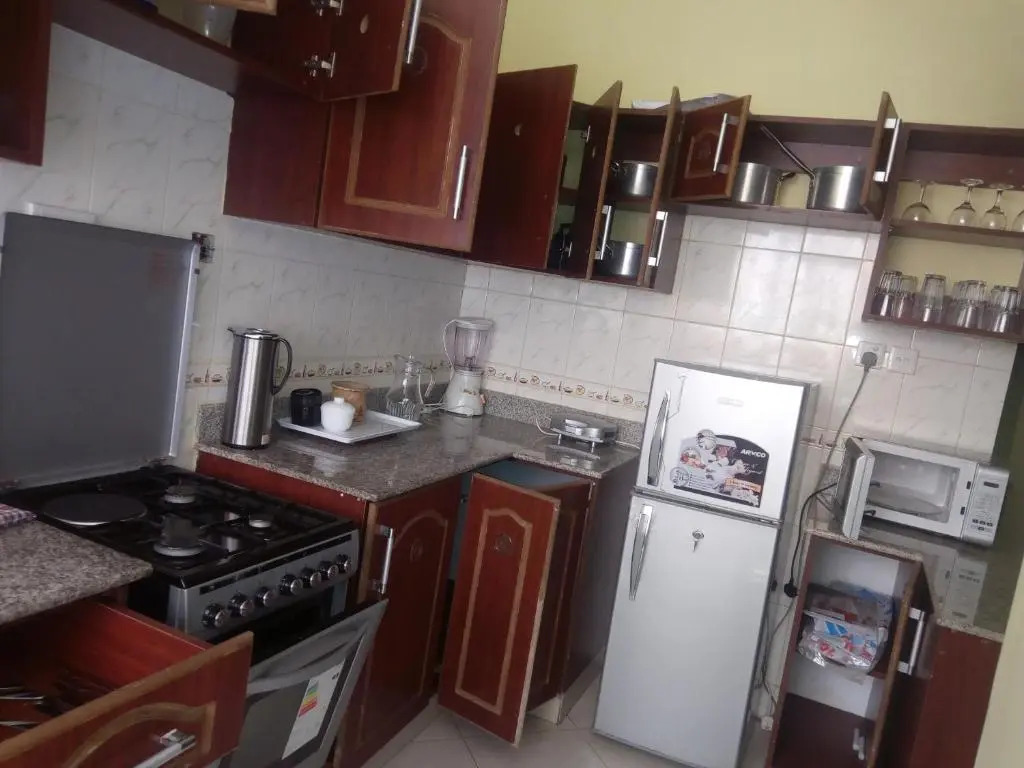 Sunset Apartments S6