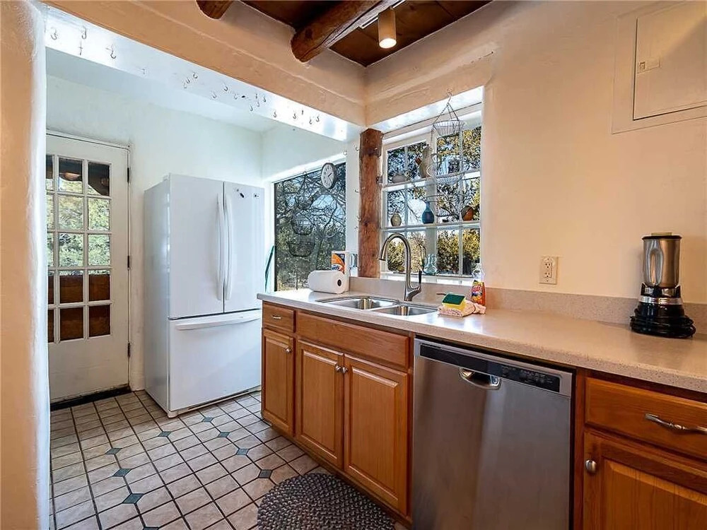 Sun Mountain View, 2 Bedrooms, Fireplace, Balcony, Sleeps 6