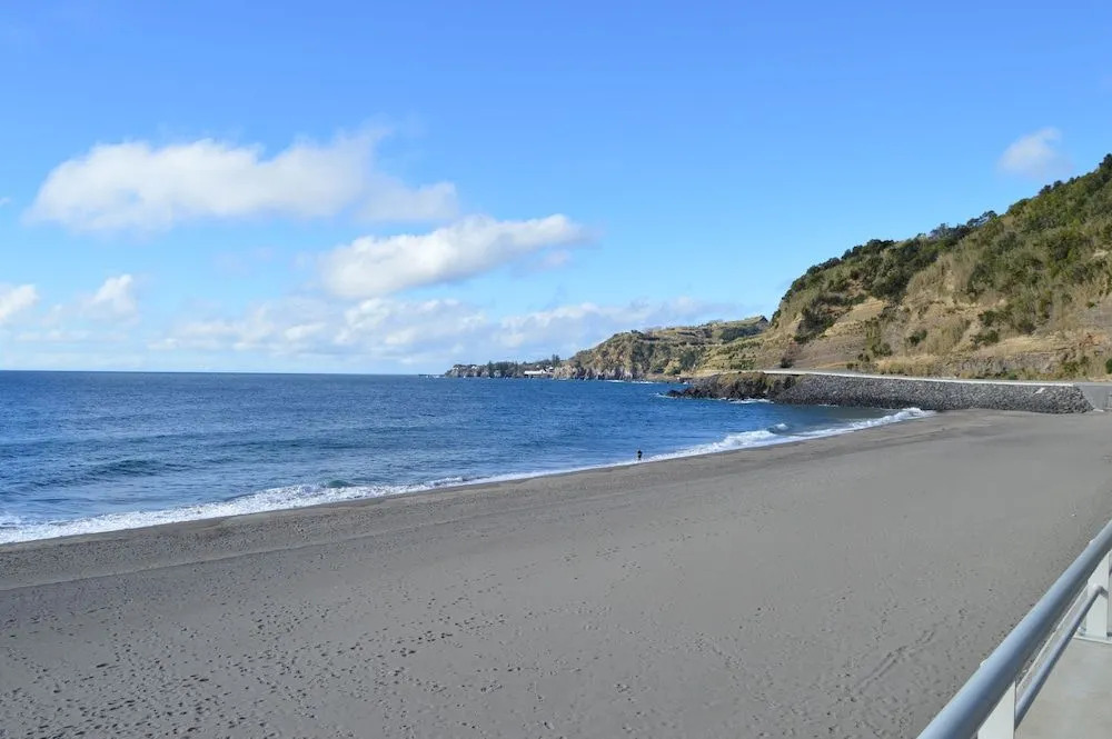 Islet View