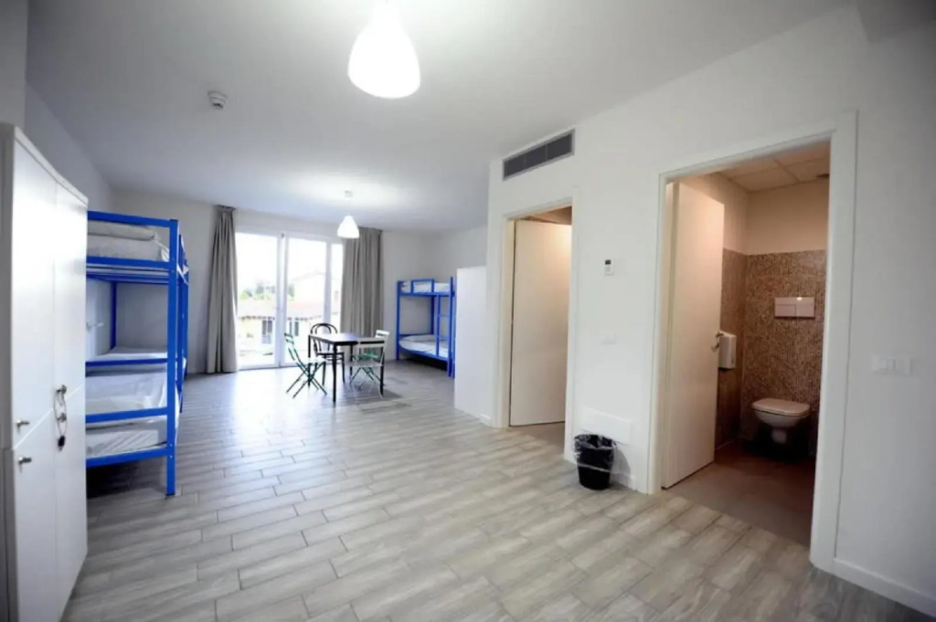 Meet Gardalake Hostel