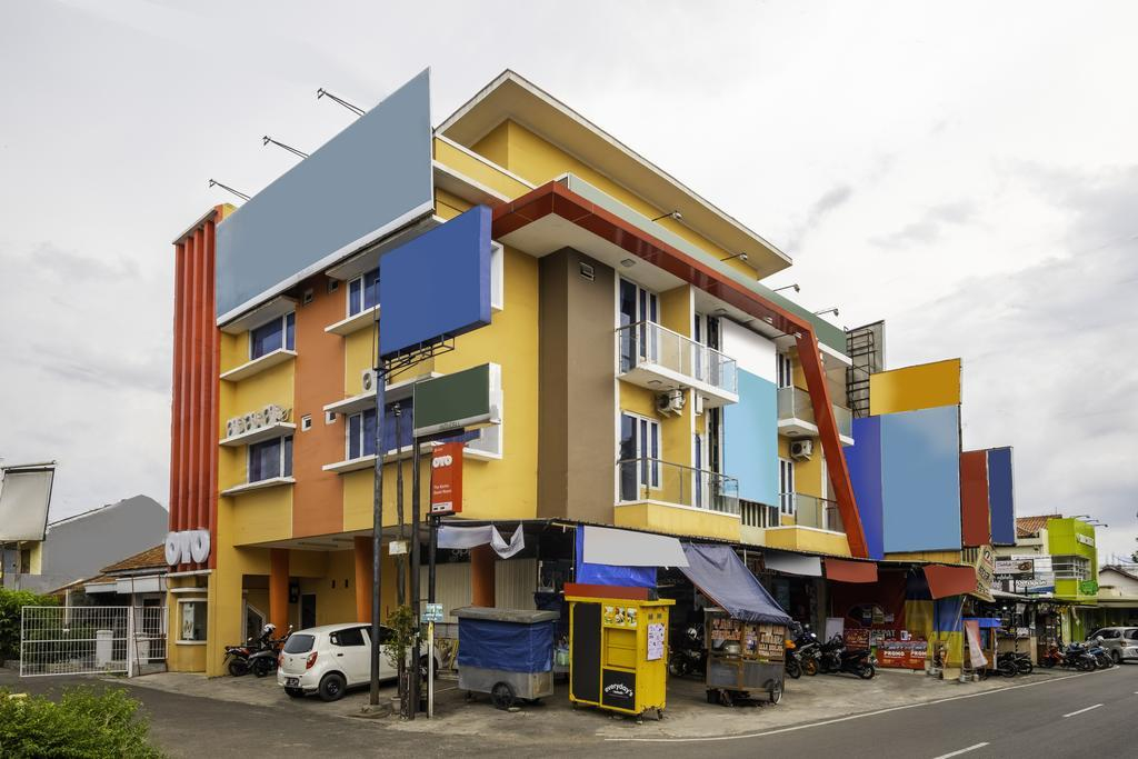 Karins Guesthouse Syariah RedPartner