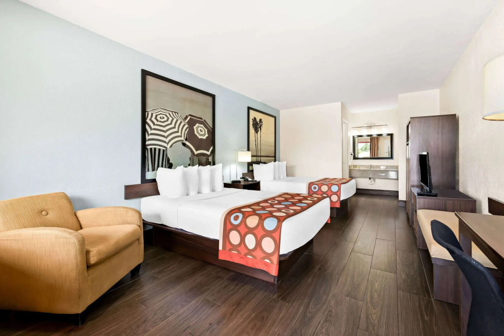 Super 8 by Wyndham Homestead Florida City Gateway to Keys
