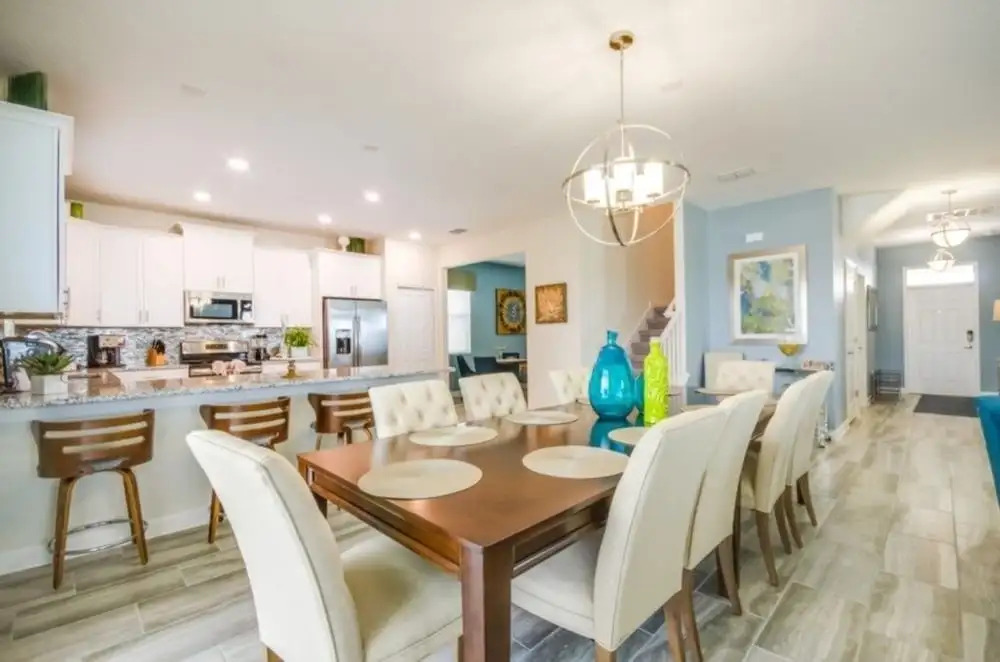 Champions Gate 6 Bedroom With Movie Theater Room! Villa