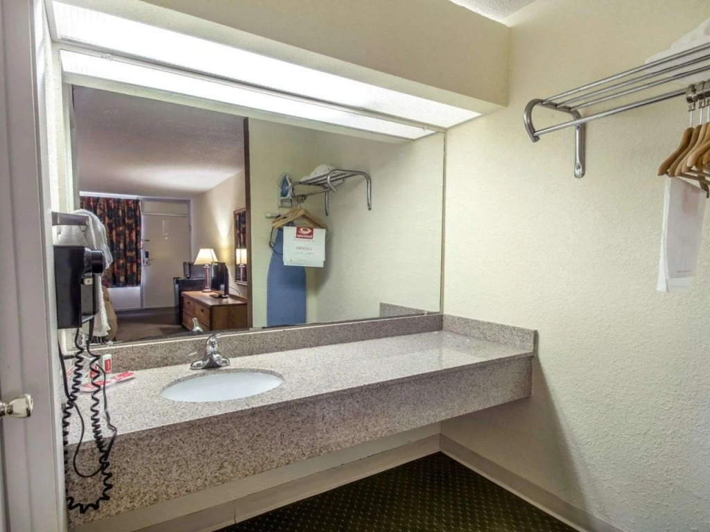 Econolodge