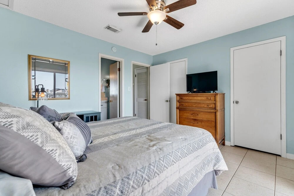 Lagoon Landing 305 1 Bedroom Condo by RedAwning
