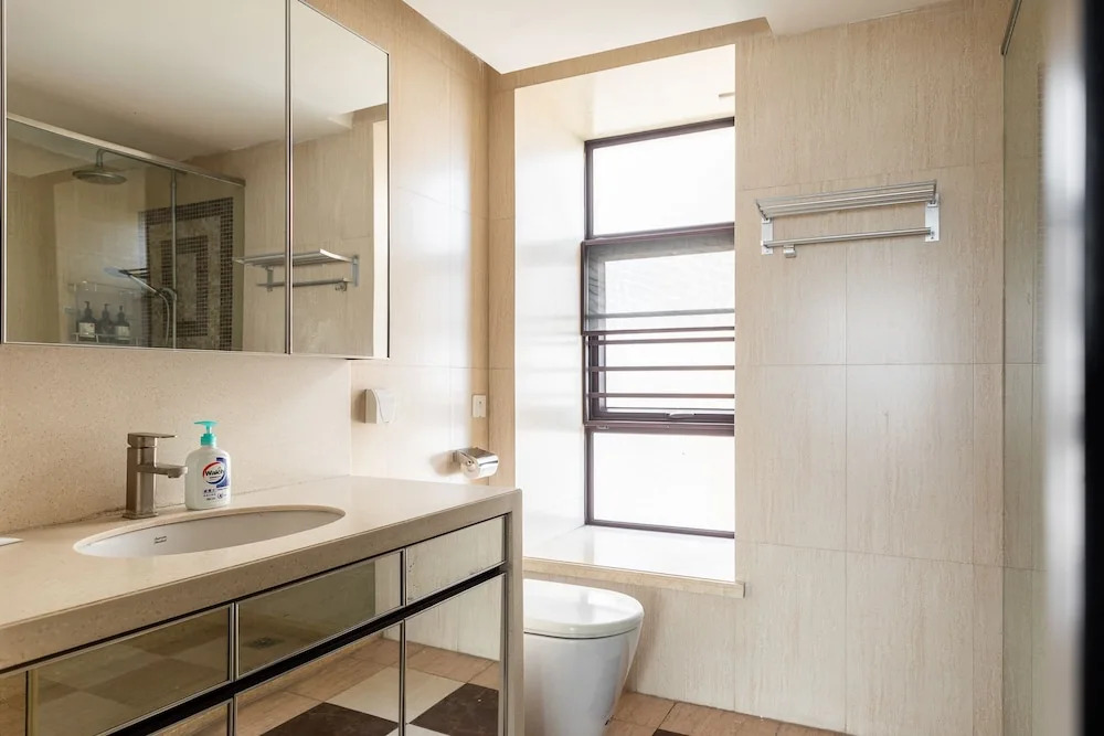 Locals Boutique Apartment  Huafa  No.6