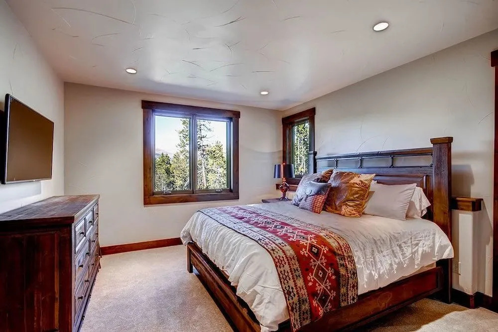 Three Sisters Lookout - Private Home by RedAwning