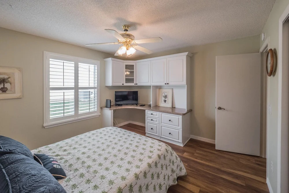 Hildalgo 489 by White Pelican VR