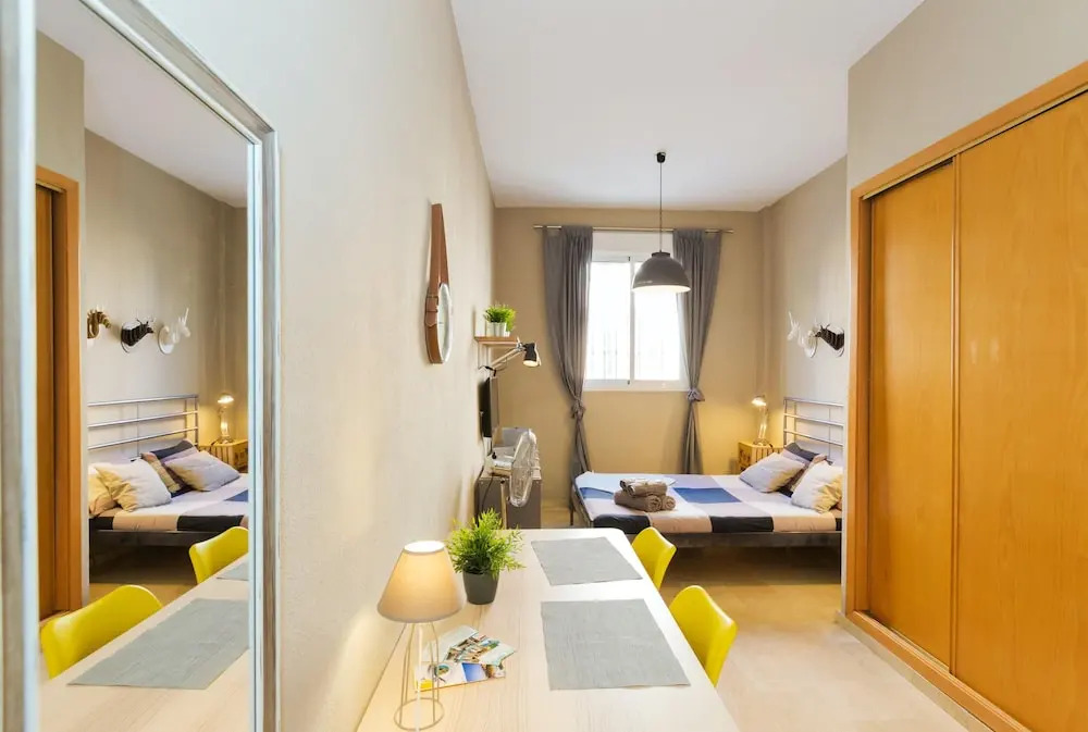 Studio in Málaga, With Wifi