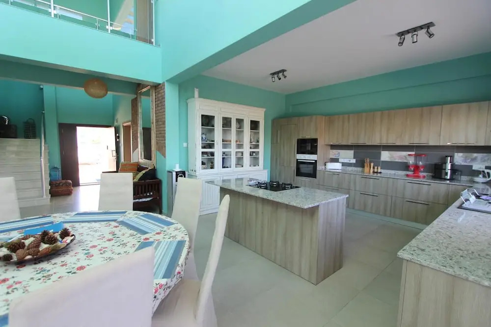 Villa With 5 Bedrooms in Tatlisu, With Pool Access, Enclosed Garden an