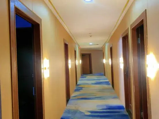 Huayi Hotel