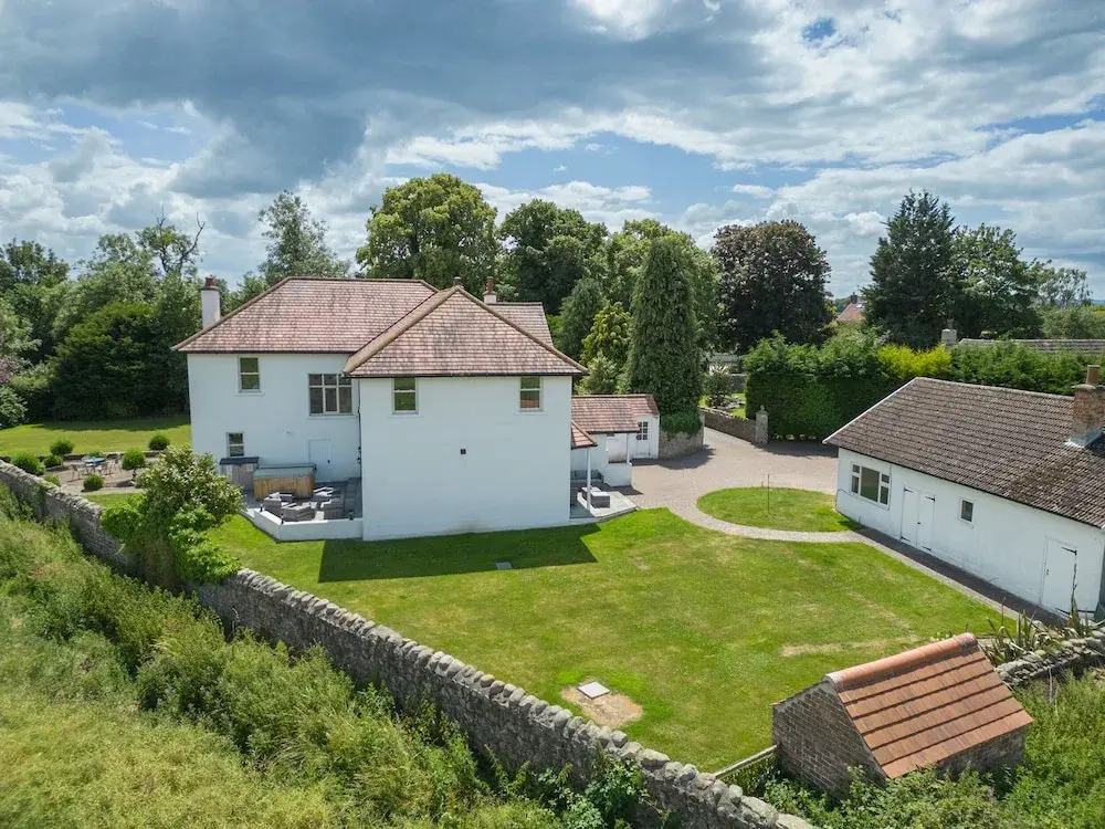 Green End House