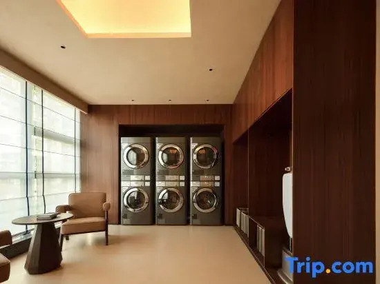 Atour Hotel Wenzhou South Station Yintai Department jianye Store