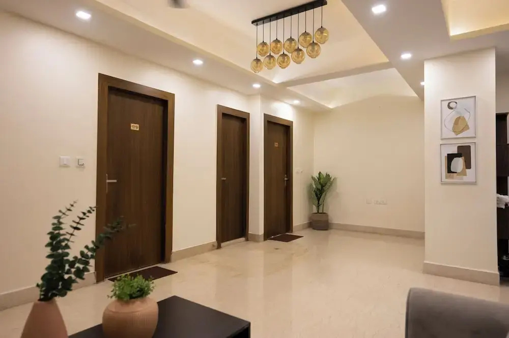 Lakeside Suites