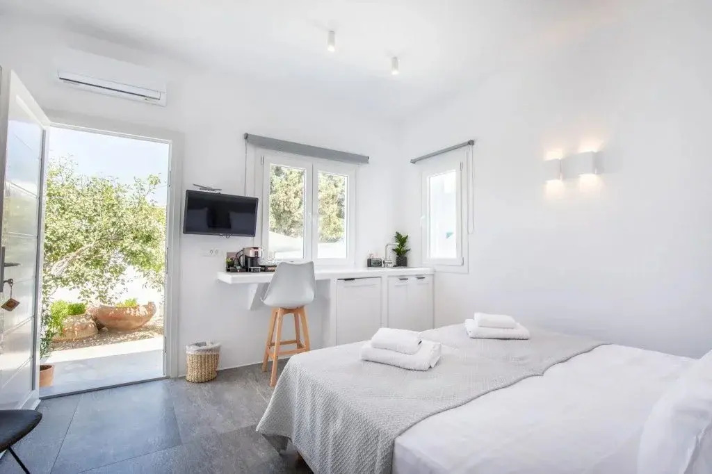 Mytheo Luxury Studios