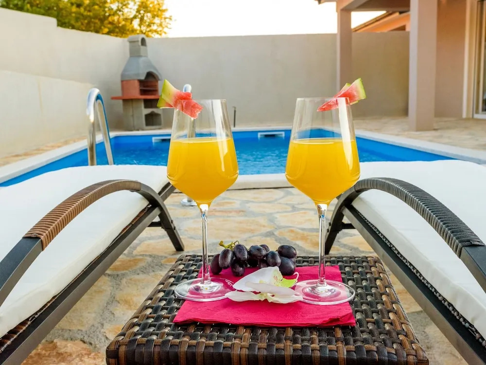 Cozy Holiday Home in Šorici With Pool