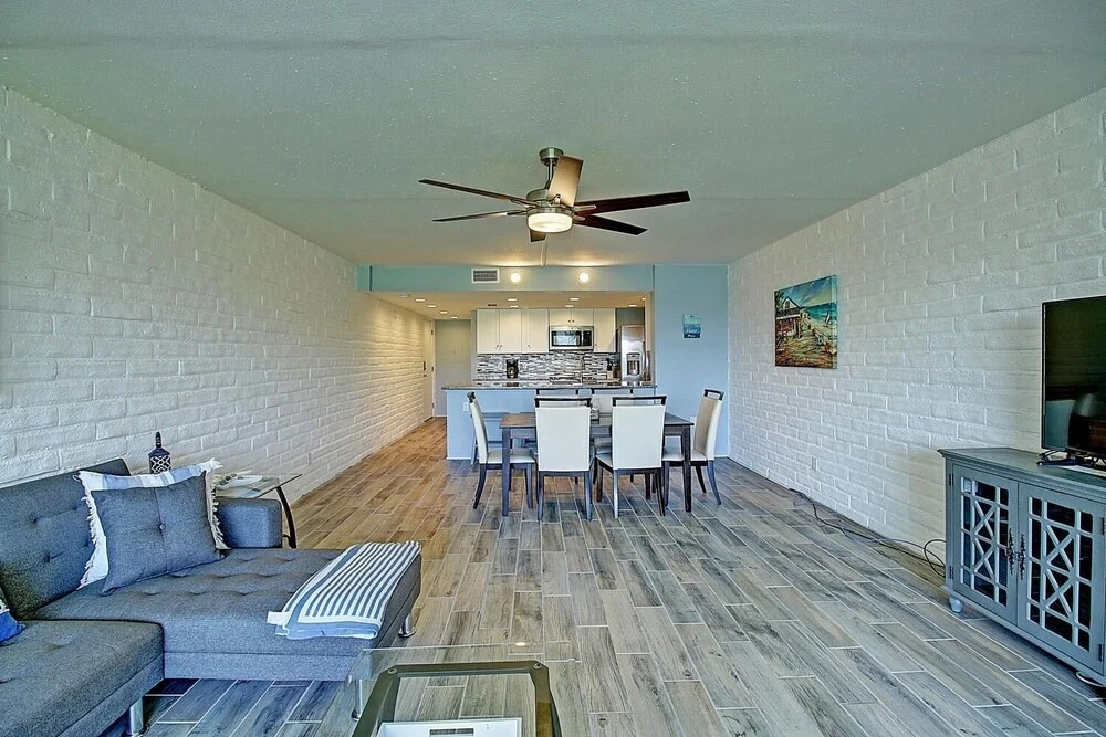 Salty Days Getaway 1 Bedroom Condo by Redawning