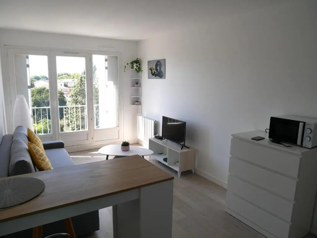 Botanic Garden Studio Cosy, Parking, Metro (Adults Only)