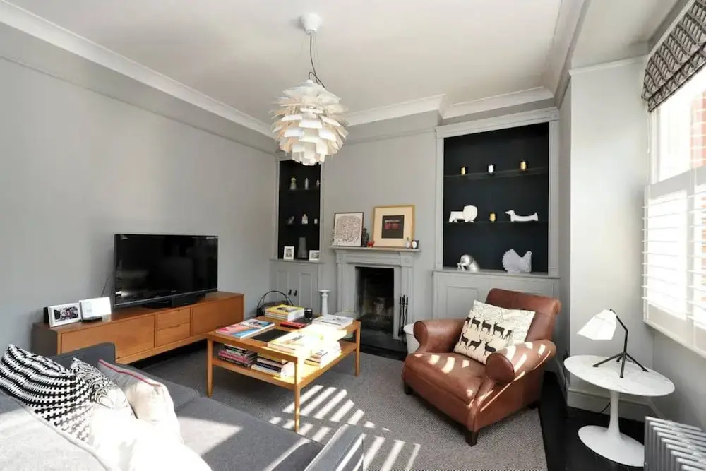 Newly Renovated 3 Bedroom Flat with Terrace