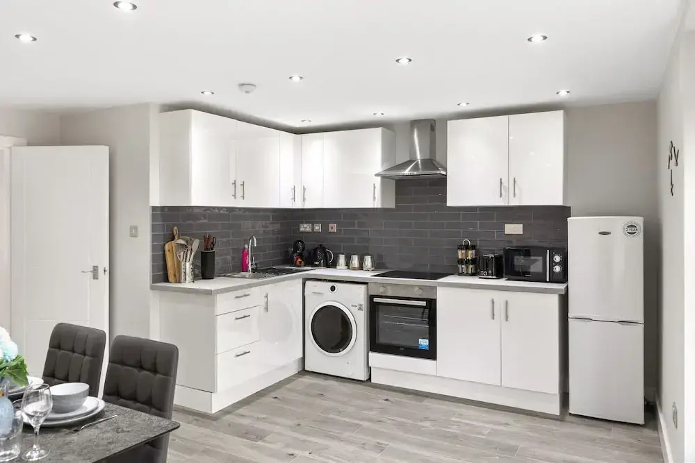 Spacious 2-floor Flat Near Weymouth Seafront