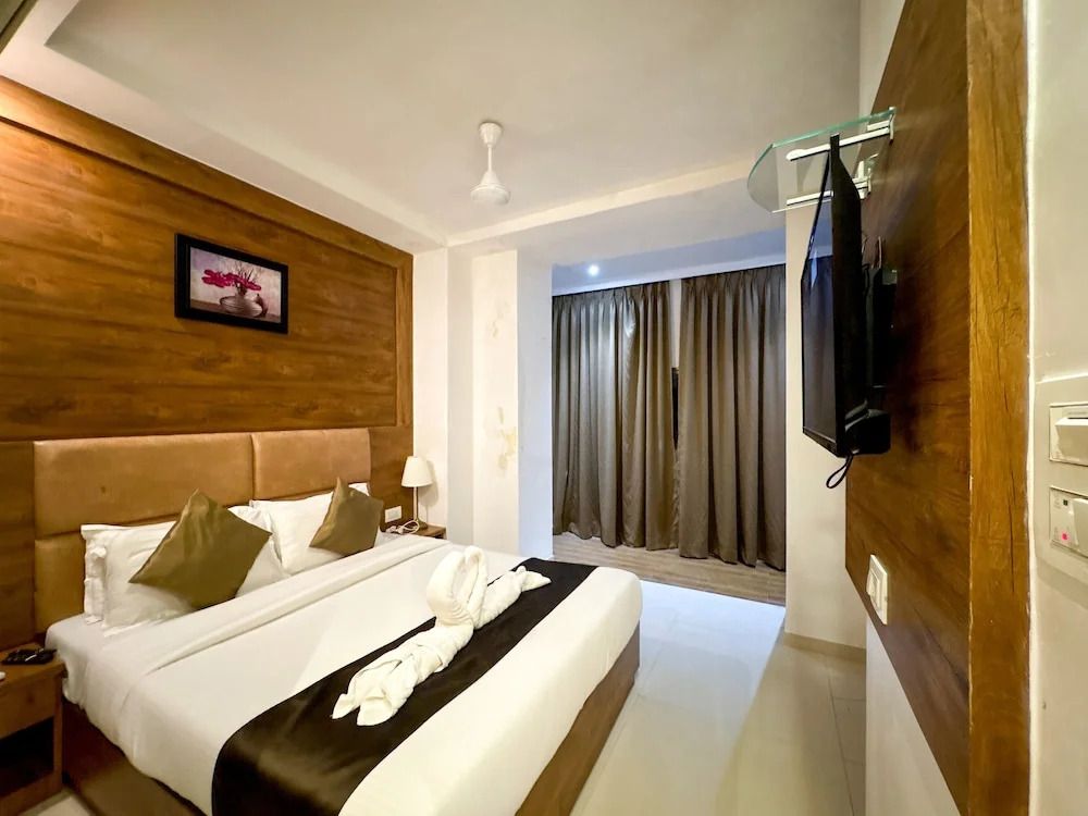 Palm Breeze Hotel - Colaba