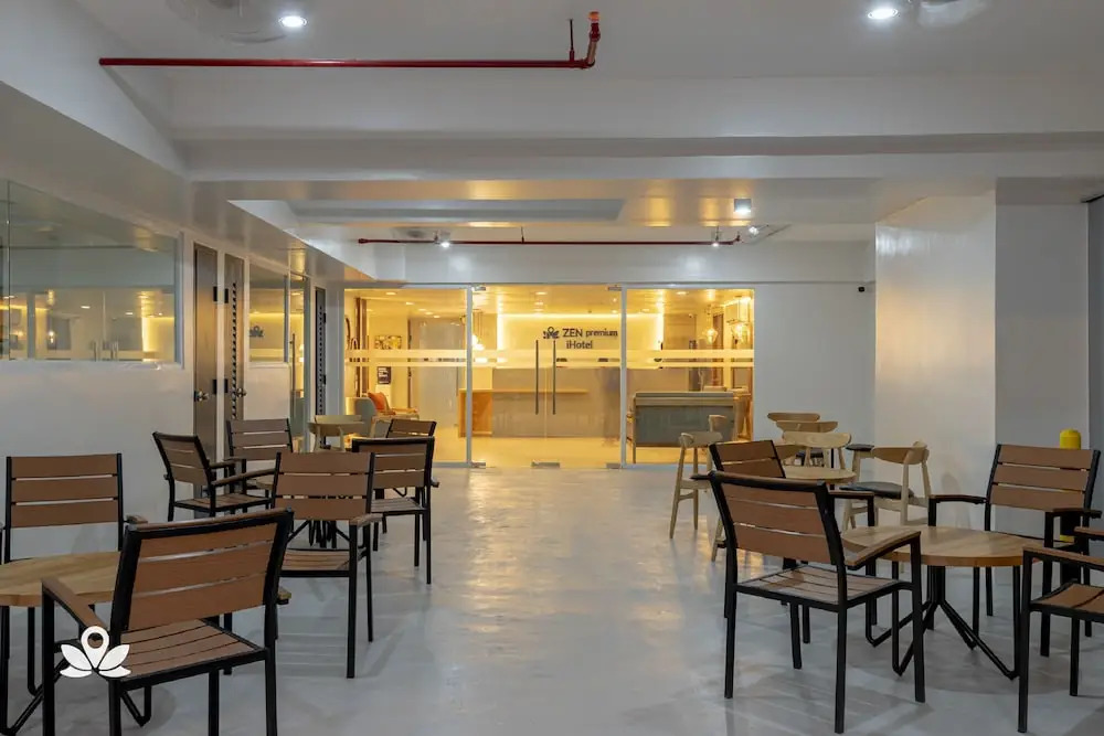 iHotel Uptown BGC