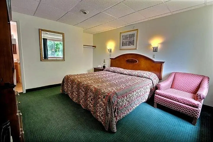 Americas Best Inn Lake George