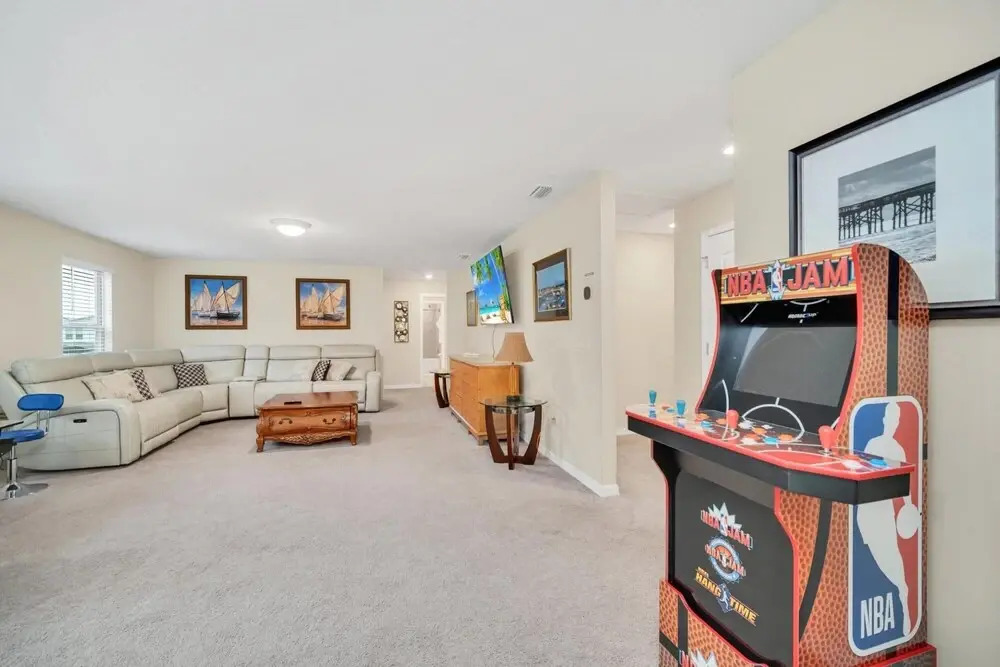 7BR Family Home w Pool Hot Tub and Theater
