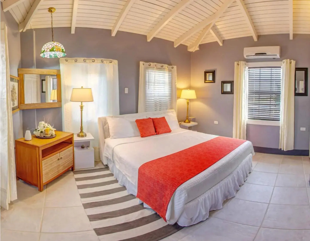 Papaya Inn
