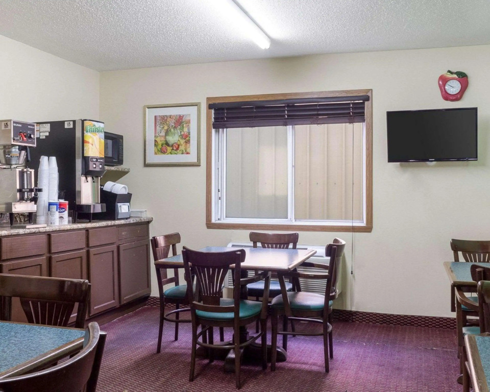Rodeway Inn West Fargo Main Ave