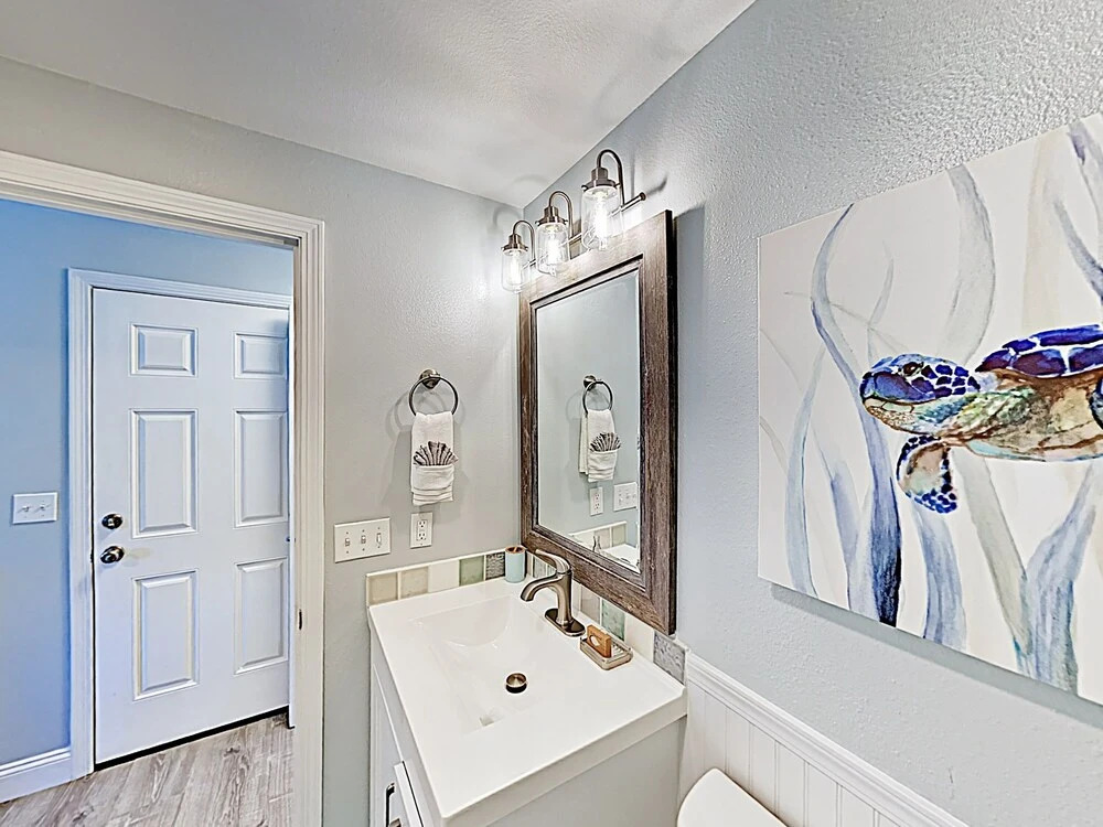 145 Rockaway Beach - 1 Br Condo