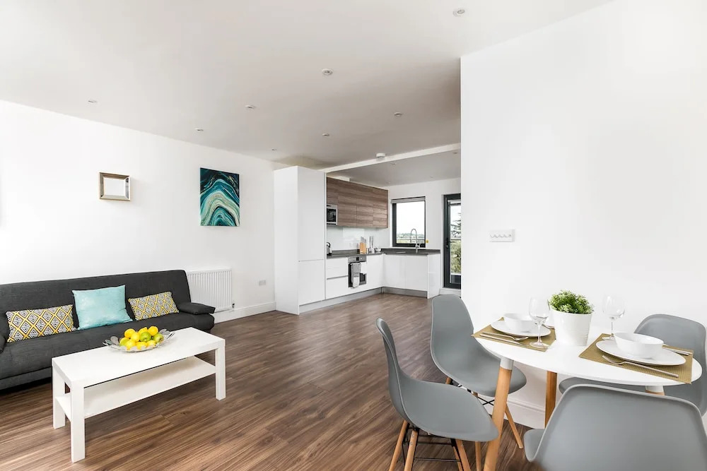 Skyvillion Embassy Court - London