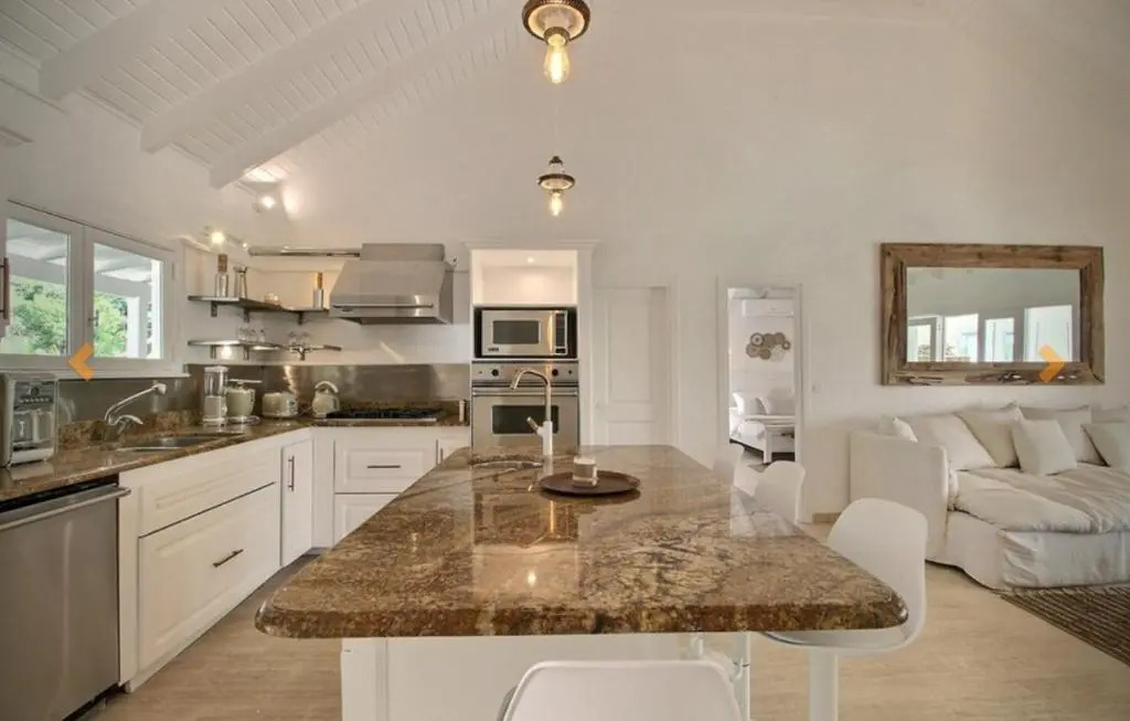 3 bedrooms villa at Les Terres Basses 200 m away from the beach with lake view private pool and enclosed garden