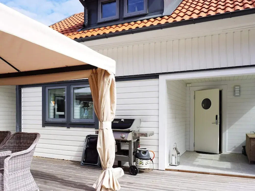 6 Person Holiday Home in Stromstad