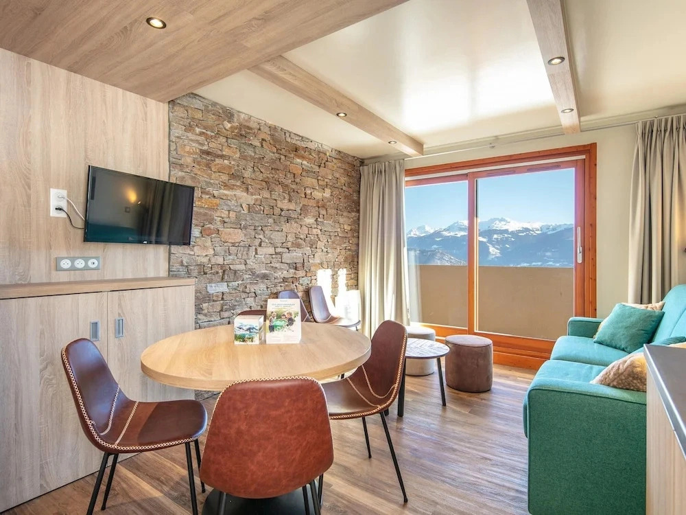 Group Mountain Stay for Six in Doucy