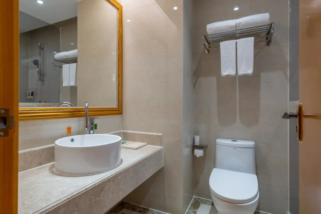 Vienna International Hotel (Huizhou Xinyu Government Square)
