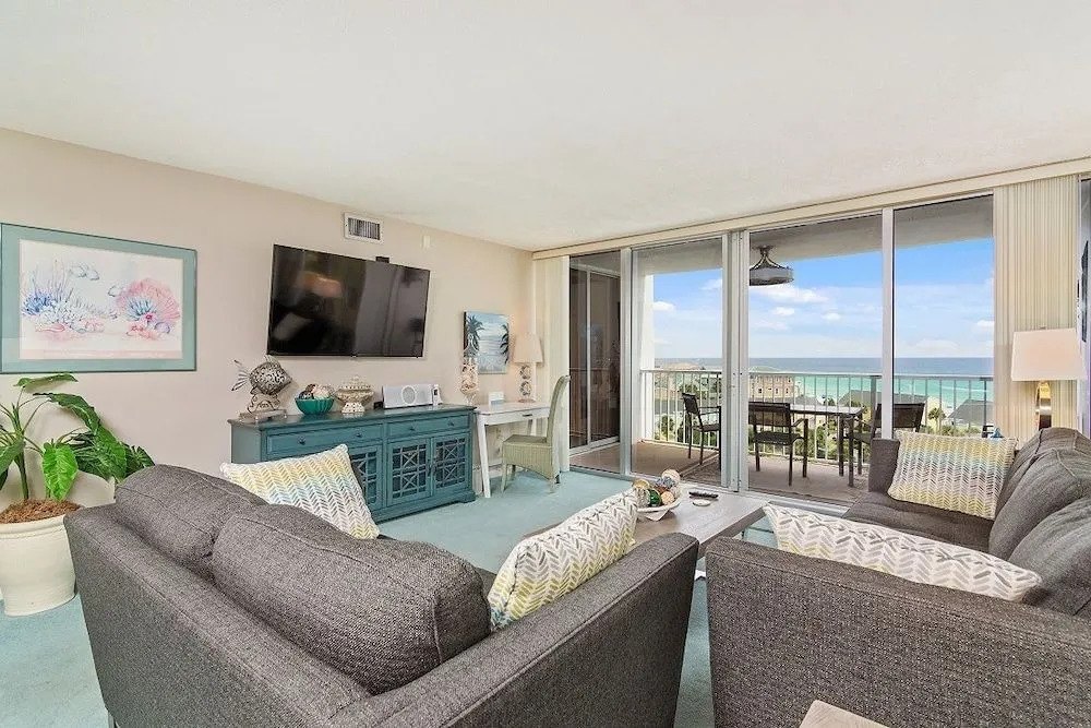 Shoreline 3082 Condo by RedAwning