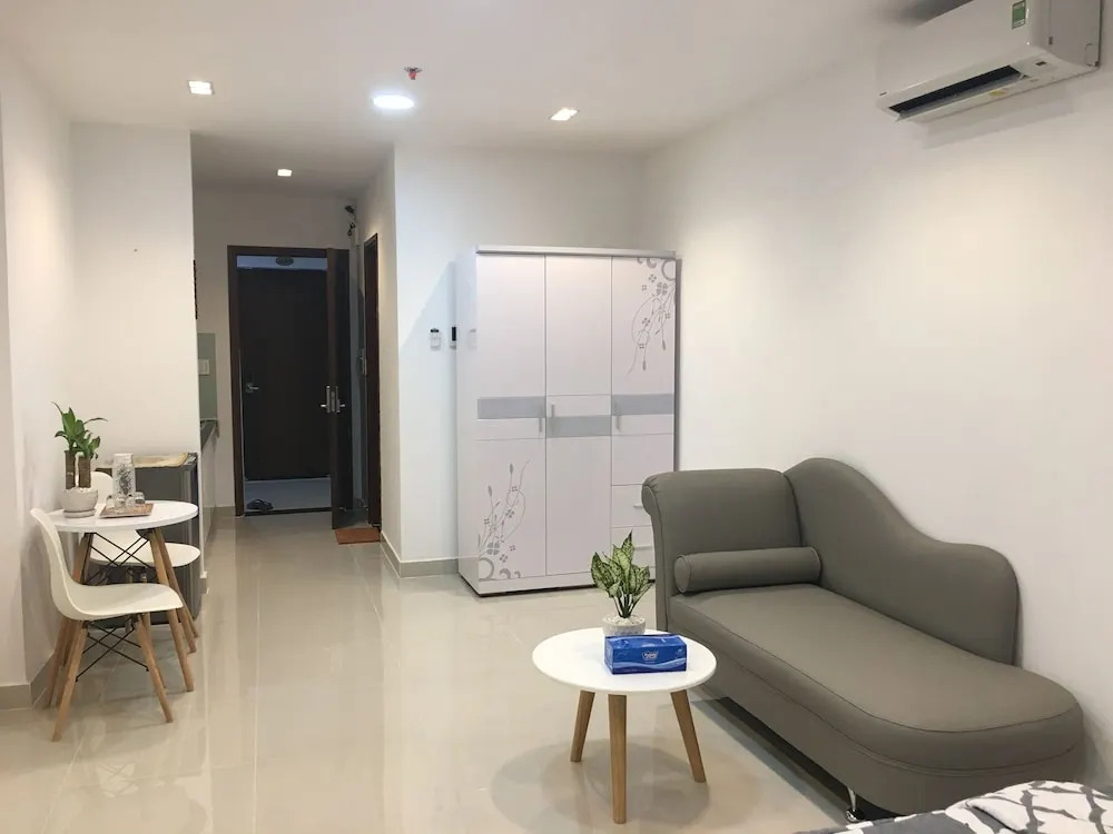 Le Hieu Apartment at Sky Center