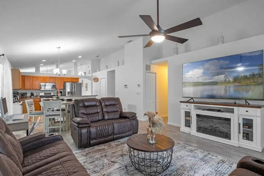 15730 BAY Vista Drive Clermont, 4bed