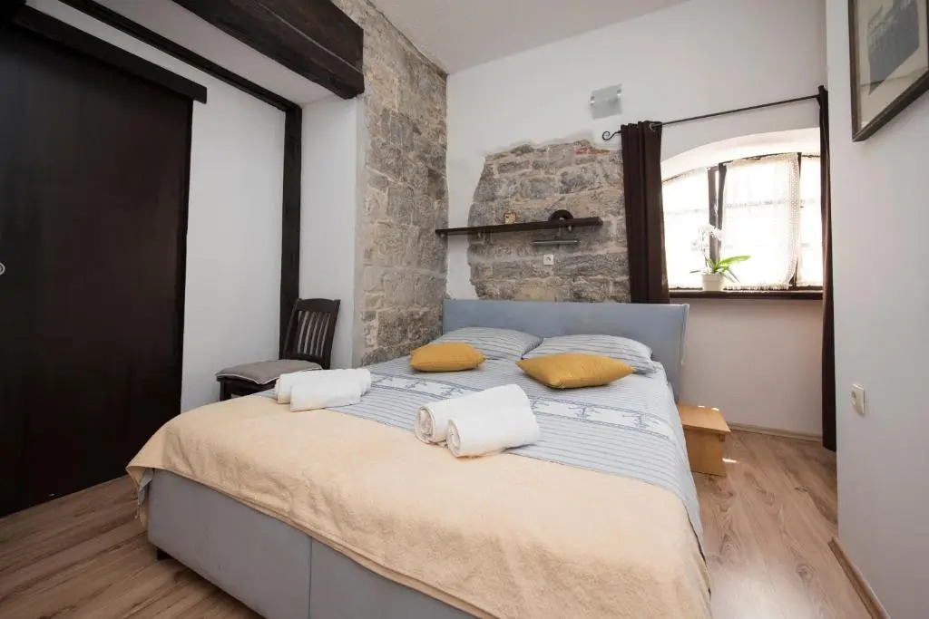Elena Rooms